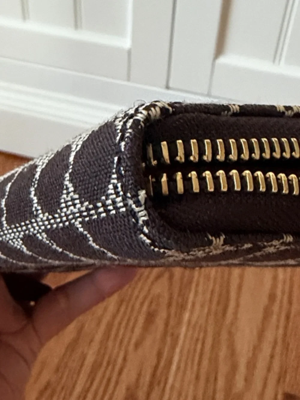 kate spade brown & white Geo Print Zip Wallet with Red Stripe